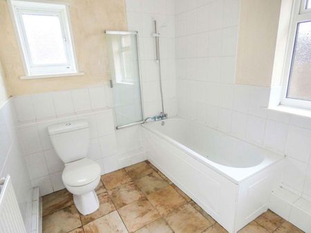 2 bed terraced house to rent in DH4 - Photo 4