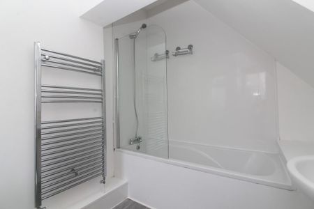 2 bedroom terraced house to rent - Photo 3