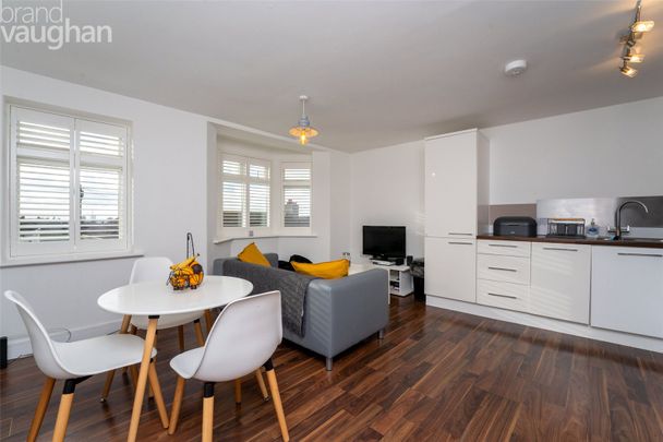 2 bedroom maisonette to rent - Photo 1