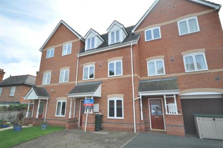 4 bedroom terraced house to rent - Photo 4