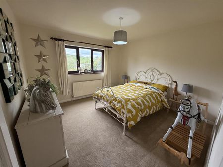 3 bedroom detached house to rent - Photo 5