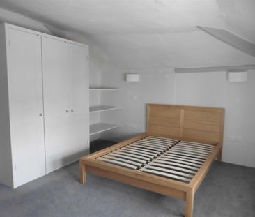 25 Market Place, Chippenham, SN15 - Photo 2