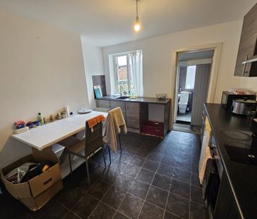 3 bed Terraced - To Let - Photo 6