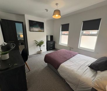 Room in a Shared House, Norfolk Road, RG30 - Photo 3