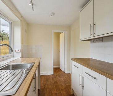 3 bedroom semi-detached property located within a village location.... - Photo 2