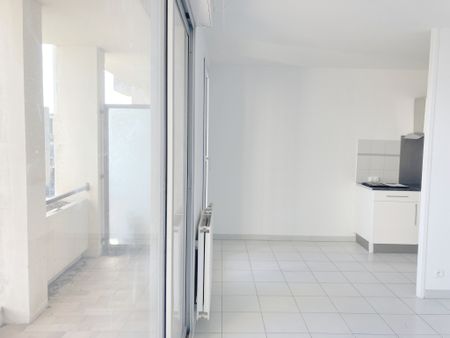 Location Appartement 3 pièces 69m² LES ANGLES 30133 - Photo 5