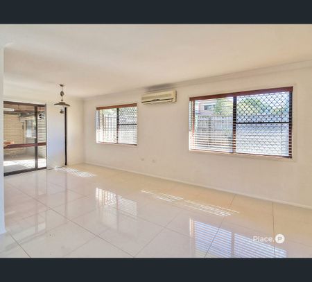 24 Marla Street, Robertson, Qld 4109 - Photo 5