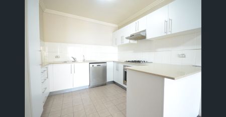 LOVELY 2 BEDROOM IN HANDY LOCATION! - Photo 5