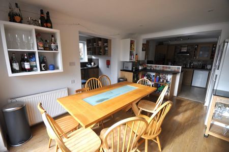 1 bedroom Flat To Let - Photo 3