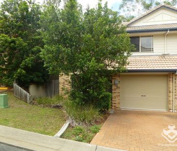 3 bedroom townhouse in a quiet complex - Photo 2