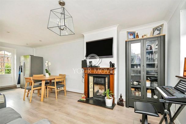 2 bedroom end of terrace house to rent - Photo 1