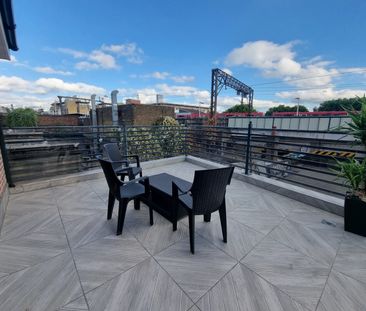 Studio Flat, Commercial Road, E14 - Photo 1