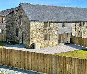 4 bedroom end of terrace house to rent - Photo 2