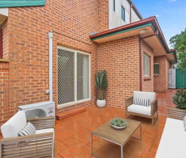 Townhouse living - Photo 5