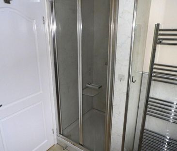 2 bedroom semi-detached bungalow to rent - Photo 2