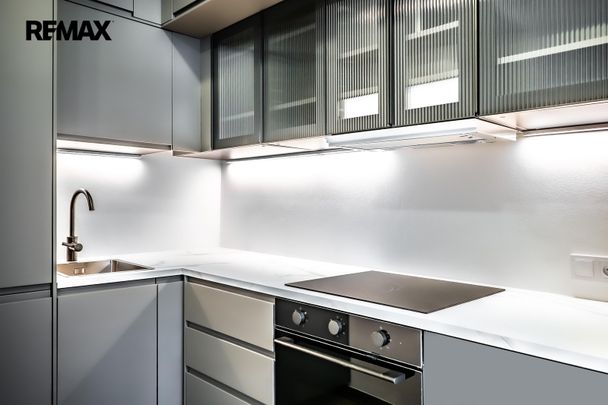 Pronájem bytu 3+kk 64 m², Šmeralova 130, Praha - Photo 1