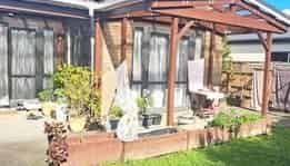 Charming 4-Bedroom Single Level House for Rent in Blockhouse Bay - Photo 2