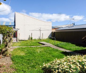 SUNNY AND PRIVATE - Photo 3