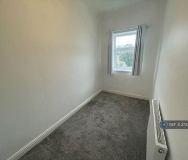 2 bedroom end of terrace house to rent - Photo 2