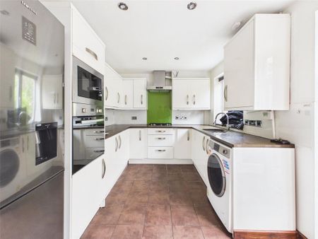 3 bedroom link detached house to rent - Photo 5