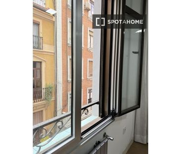 2 room luxury Apartment for rent in Valencia, Spain - Photo 1