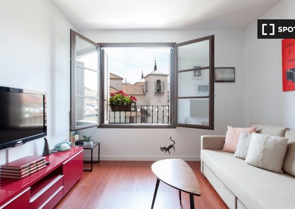 Plaza de San Ildefonso, Madrid, Community of Madrid 28004