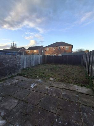 2 bedroom end of terrace house to rent - Photo 1