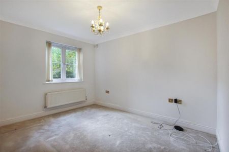 3 bedroom flat to rent - Photo 5