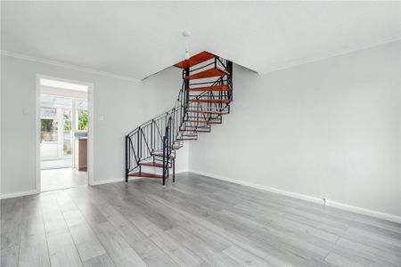 2 bedroom terraced house to rent - Photo 2