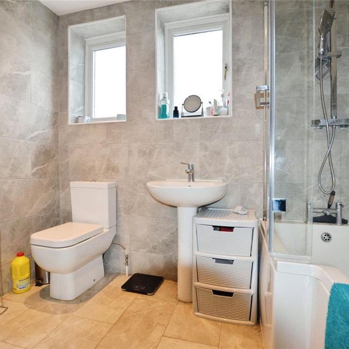 3 bedroom semi-detached house to rent - Photo 1