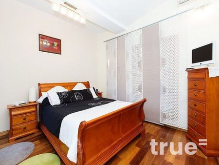 Stunning Four-Bedroom Family Home in Prime Bay-side Location - Photo 2
