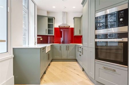 An exceptionally large two bedroom warehouse conversion. - Photo 5