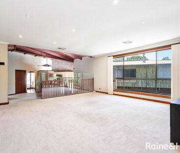Swim and Entertain to your heart's content! - Lease to 26th January... - Photo 2
