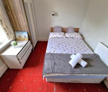 8 bedroom house share to rent - Photo 4