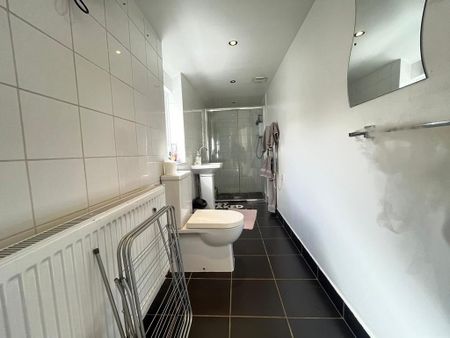 5 bedroom terraced house to rent - Photo 4