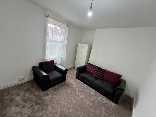 4 bedroom house to rent - Photo 1