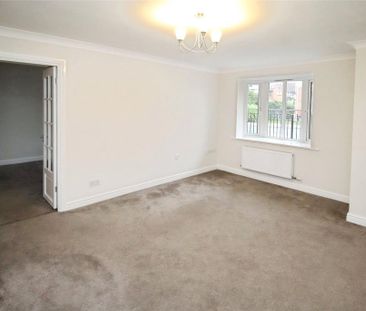 4 bedroom detached house to rent - Photo 2