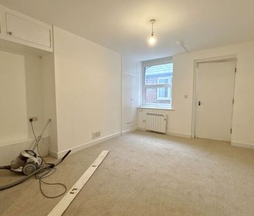 Flat 1a, 2 Grosvenor Road, Scarborough - Photo 2