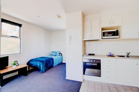 Large Studio - Photo 2