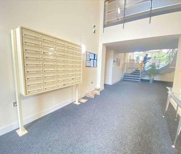 Mercury House, Heathcroft, Ealing, W5 - Photo 5
