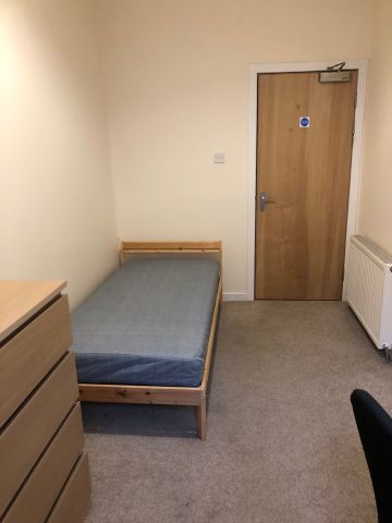 3 Bed Flat, West Princes Street, G4 - Photo 3