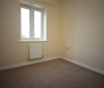 3 bedroom end of terrace house to rent - Photo 4