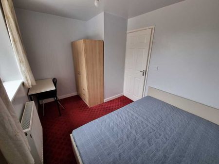 3 Bed Student Accommodation - Photo 2