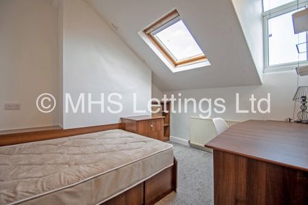 4 Bedroom Mid Terraced House for rent in Beechwood Mount - Photo 2