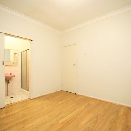 Neat & Cozy One-Bedroom Home in a Convenient Location - Photo 4