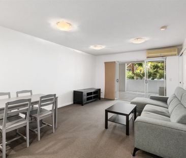 Enjoy the South Bank Lifestyle with your own 25m LAP POOL! - Photo 1