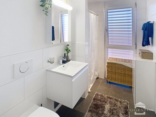 Modernes Wohnen in einem gemischten Stadt- und Naturgebiet - Photo 1