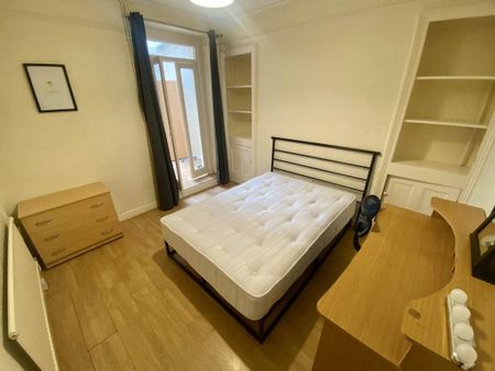 4 bedroom house to rent - Photo 2