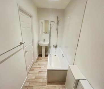 2 bedroom end of terrace house to rent - Photo 5