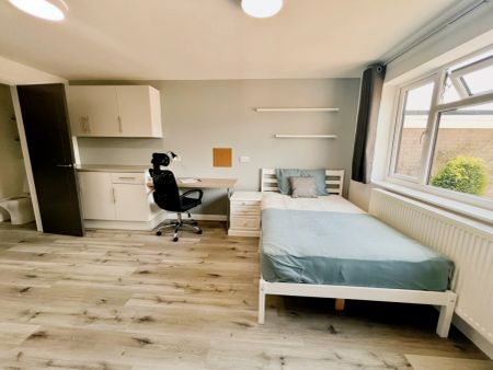 room 4 - Photo 4
